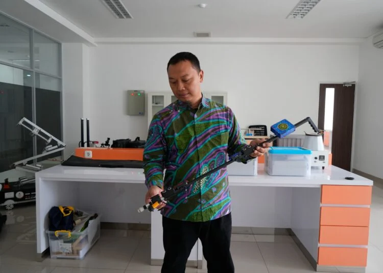 Tongkat Bantu Jalan Pintar